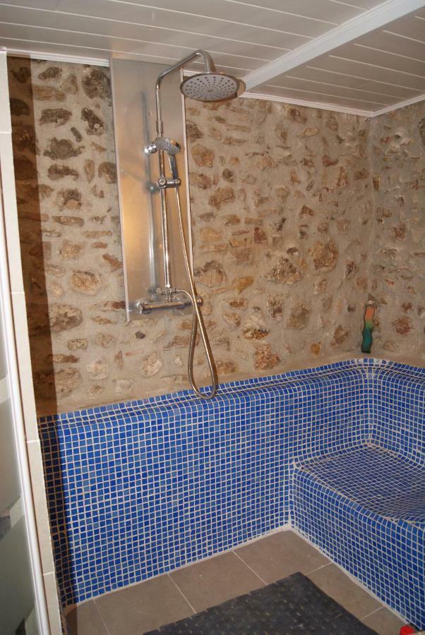 Apartament Codina 40 Appartamento Torroella de Montgrí Esterno foto